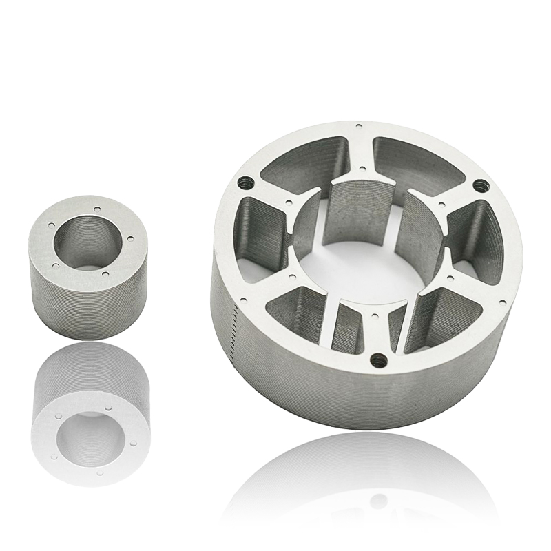 Hur samverkar vattenpumpens motorstator och rotorkärna med kylsystem, såsom vätske- eller luftkylda hus, för att upprätthålla optimal temperaturbalans under intensiv drift?